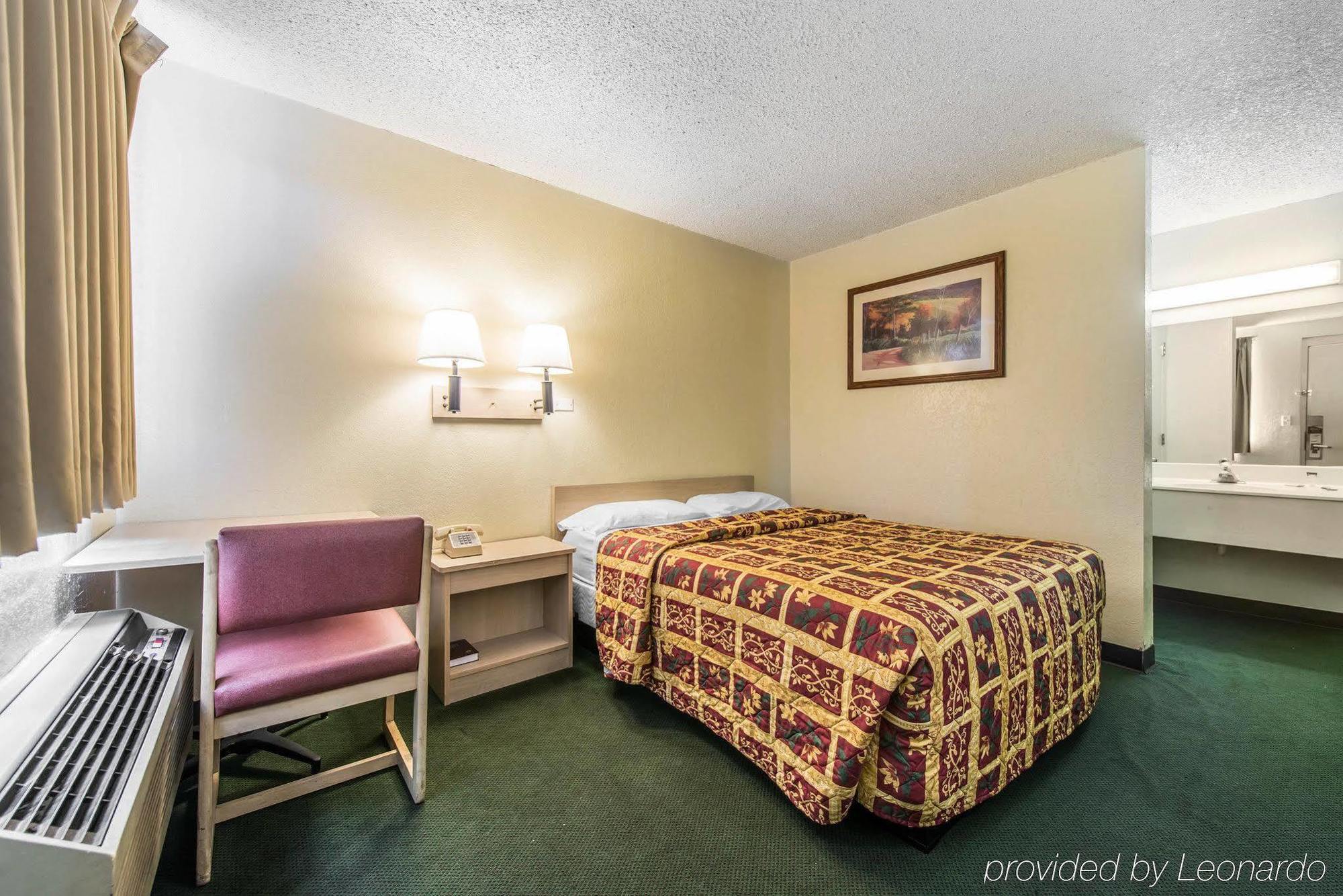 Rodeway Inn Pueblo Exteriör bild